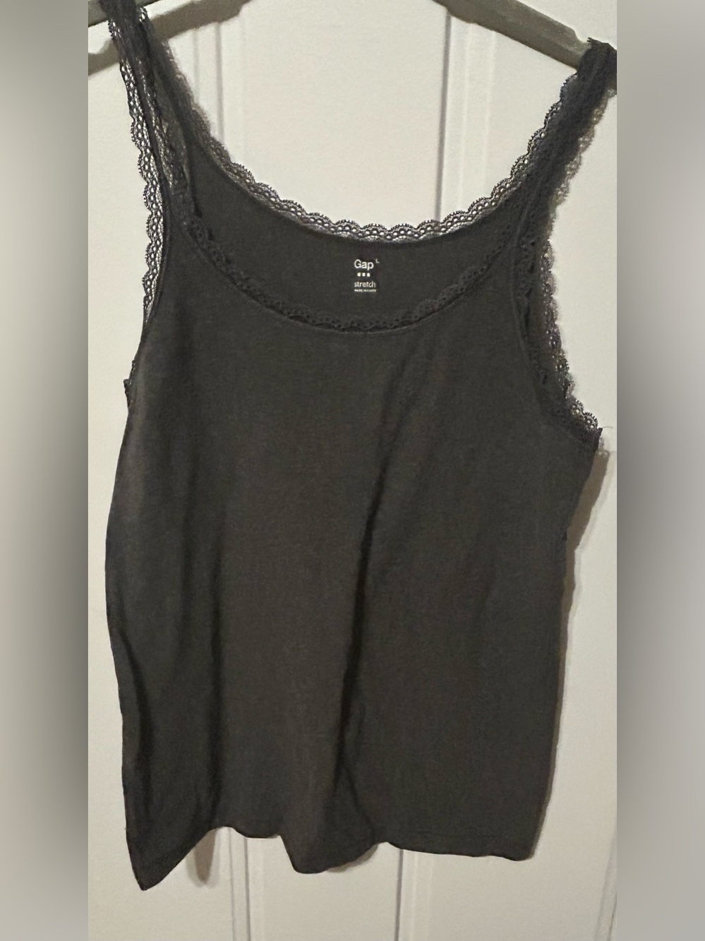 Woman’s Dark Gray GAP tank top size L